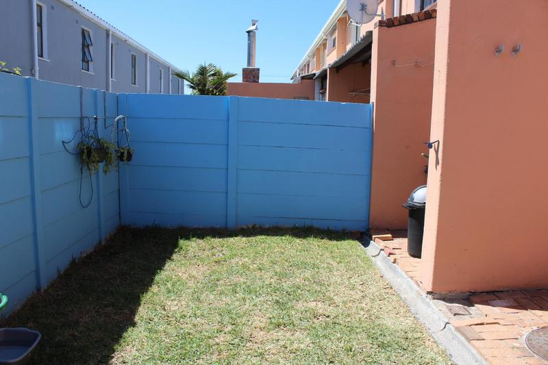 2 Bedroom Property for Sale in Goodwood Estate Western Cape